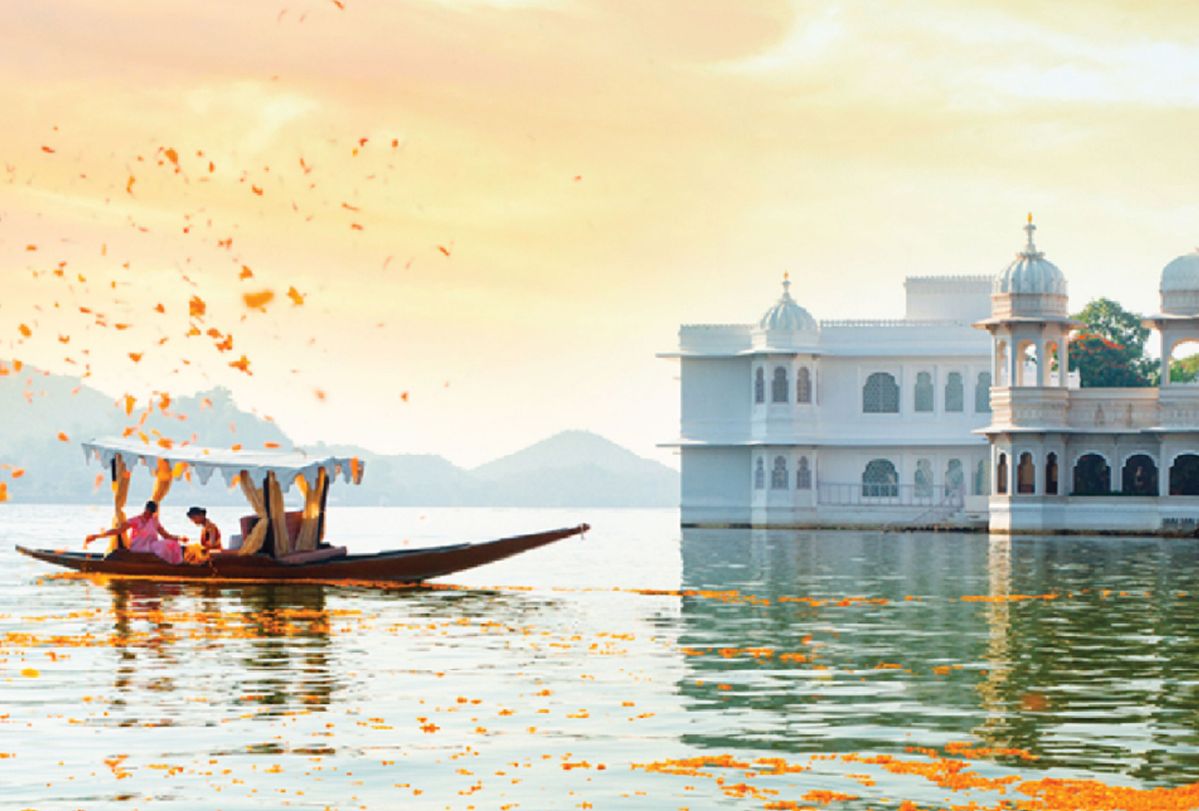 Best Lake View Hotels in Udaipur for Luxury Stay