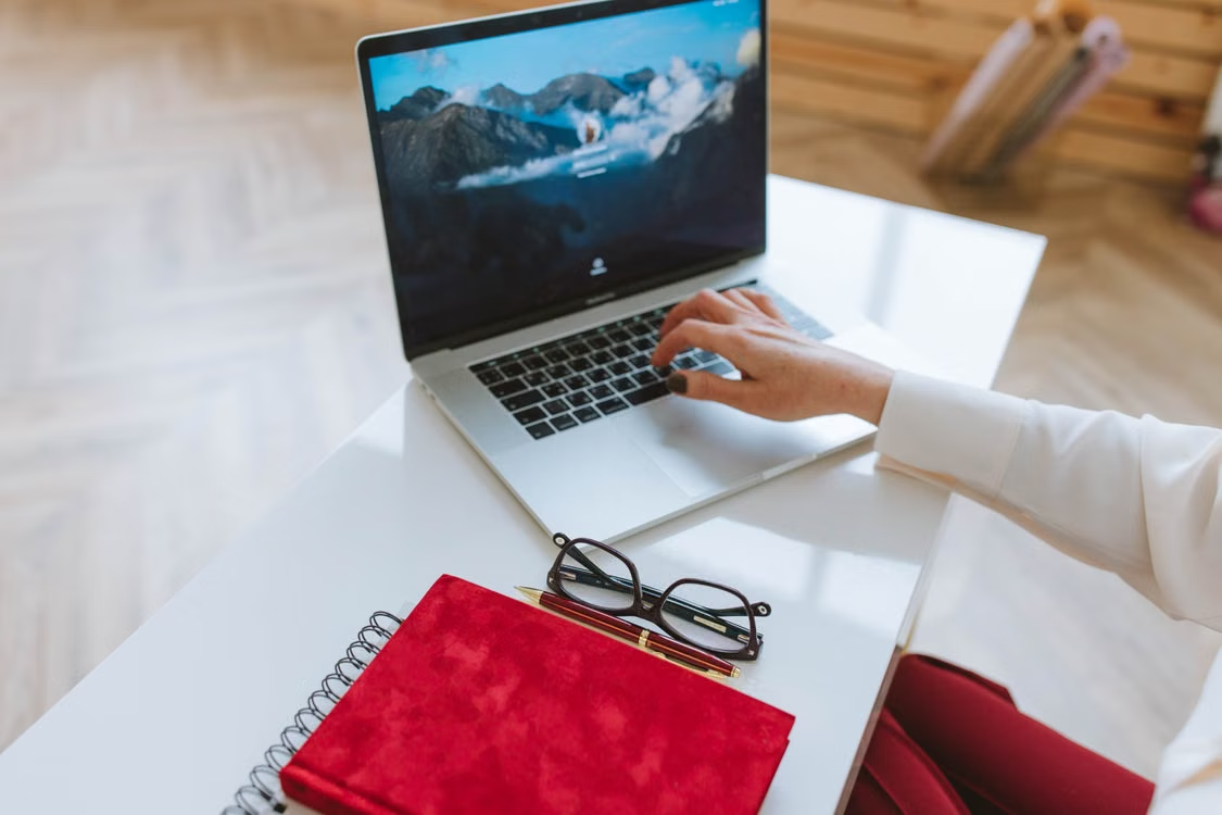Email Automation Rules: Creating a Clutter-Free Digital Workspace for Your Business