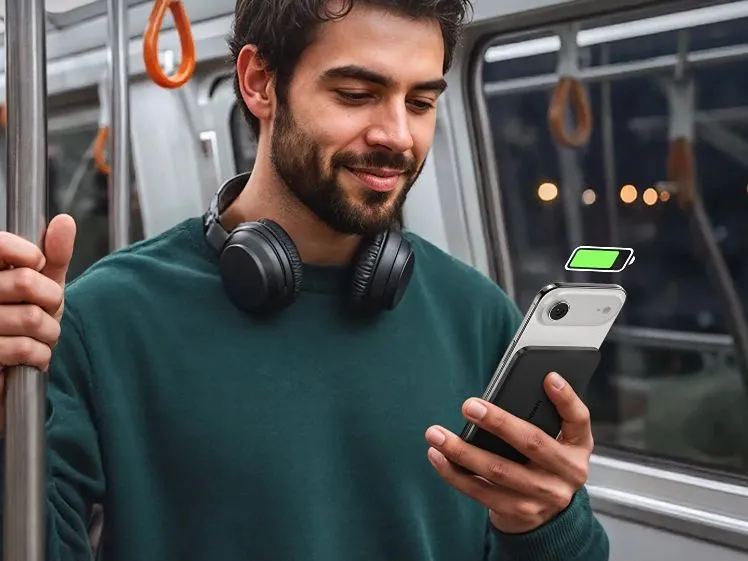 Portable power bank for daily commuting